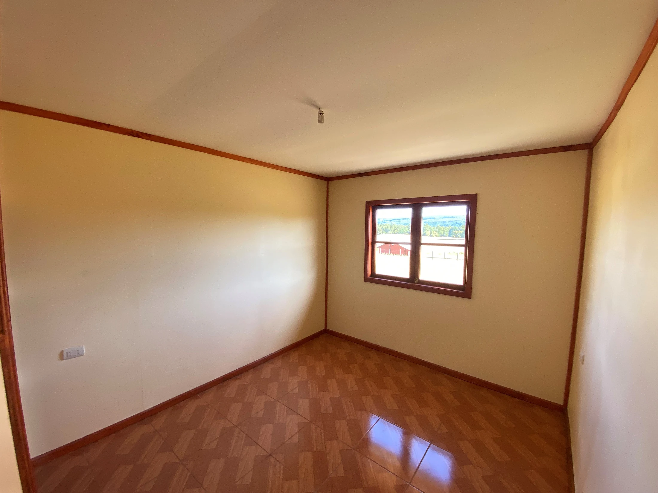 VENTA – CASA NUEVA RECIÉN TERMINADA EN QUILACO | 5.000 m² DE TERRENO | VISTA A LA CORDILLERA – foto 3
