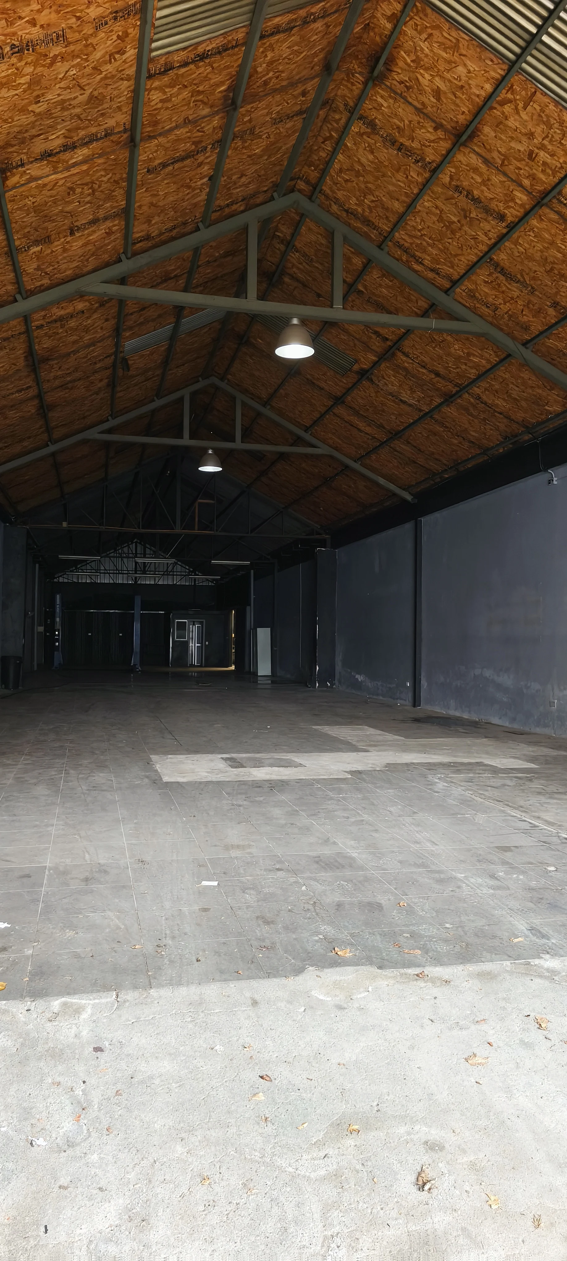 Gran local comercial de 309 m² en arriendo – foto 3